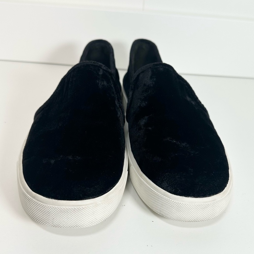 Vince Blair Velvet Black Slip On Sneakers Women Size 9M Classic Luxury Old Money - Picture 3 of 9